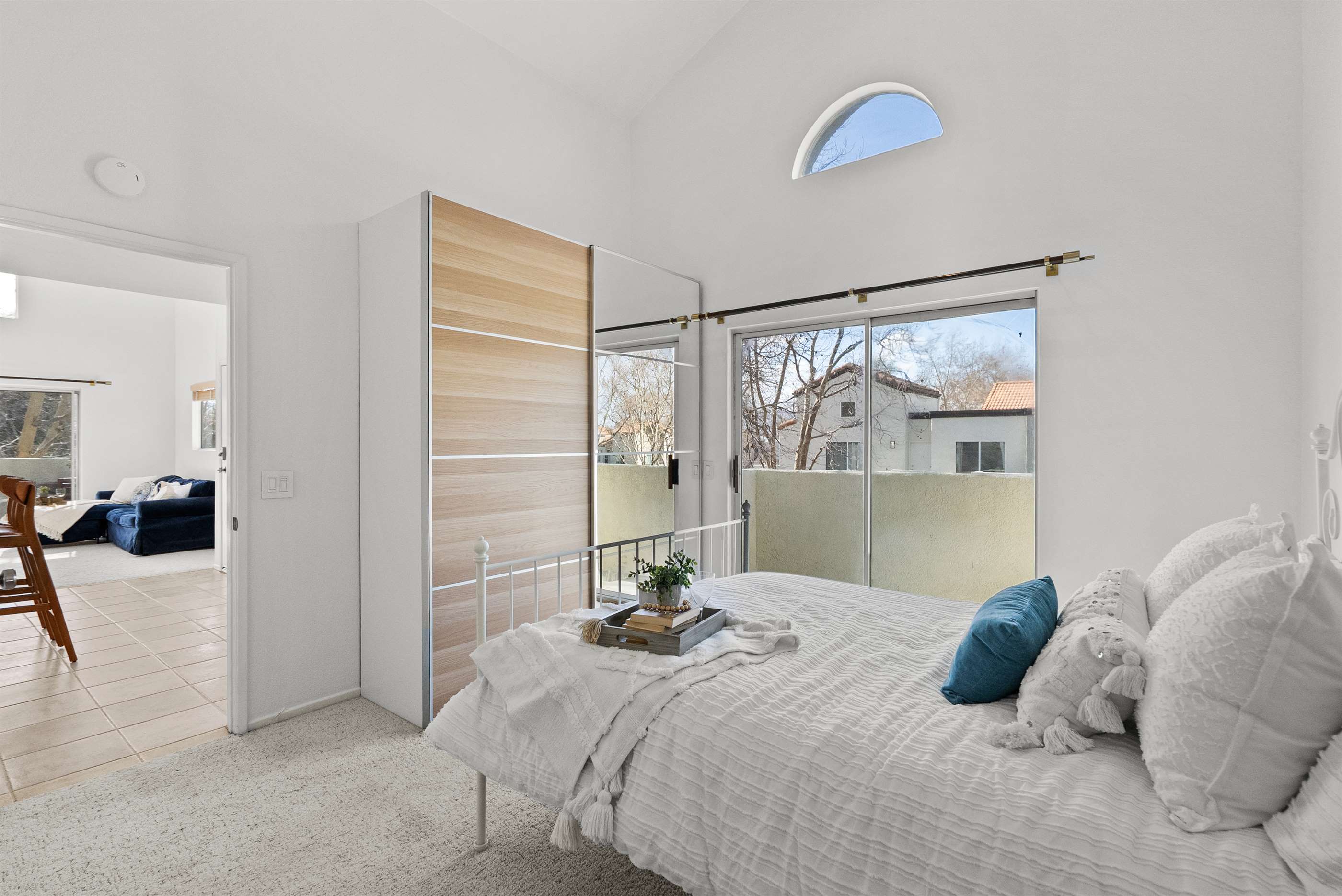 21358 Nandina Ln., Newhall, CA 91321