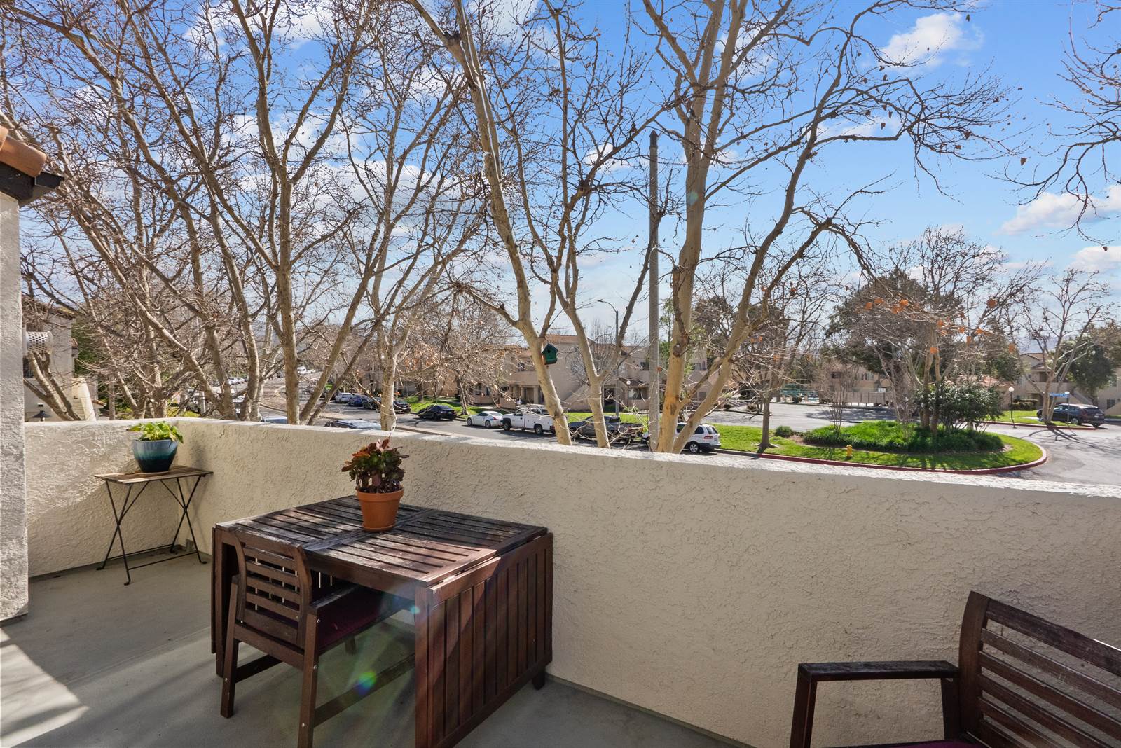 21358 Nandina Ln., Newhall, CA 91321