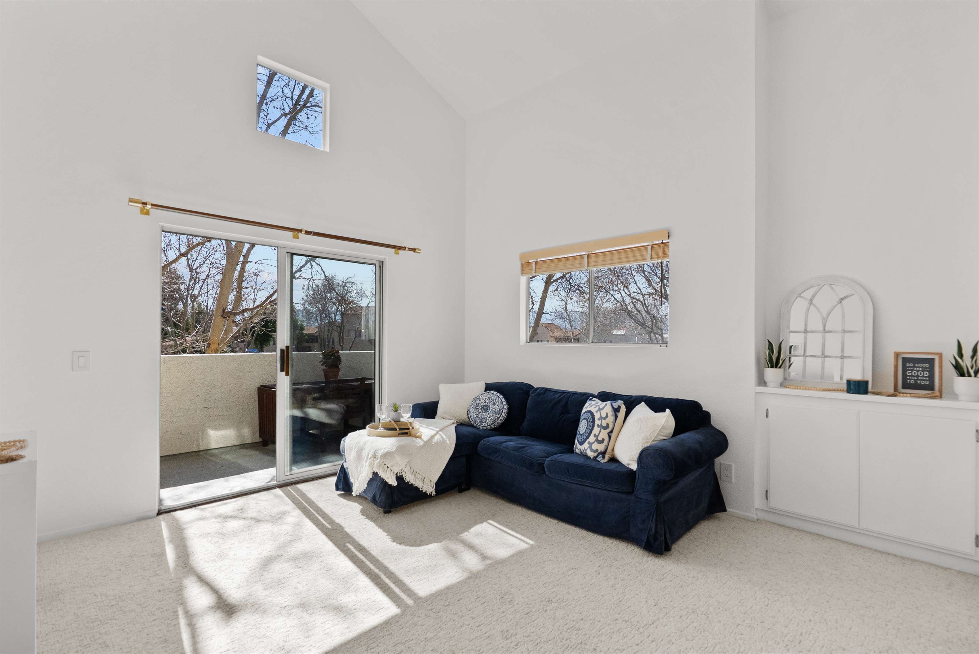 21358 Nandina Ln., Newhall, CA 91321