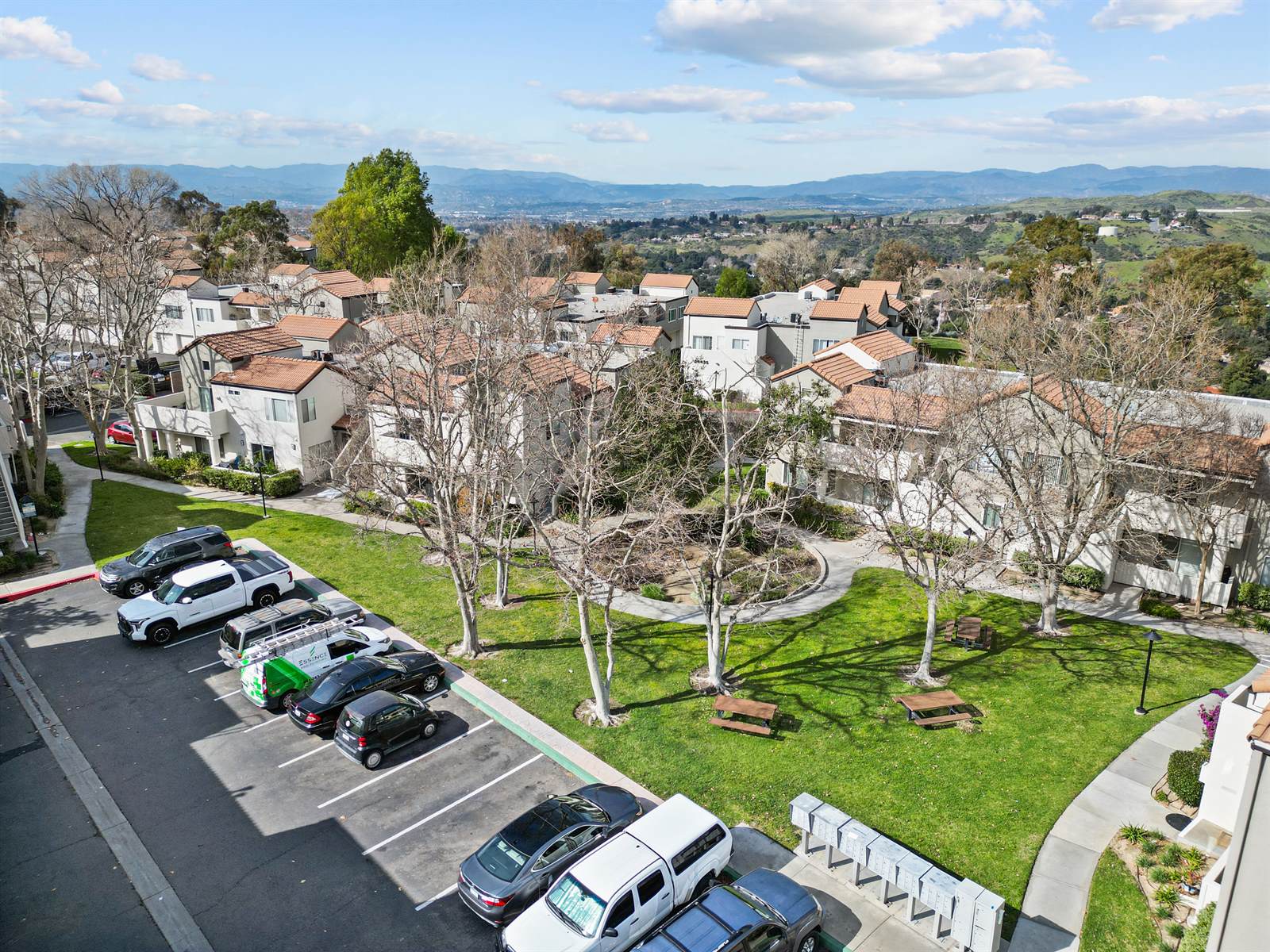 21358 Nandina Ln., Newhall, CA 91321