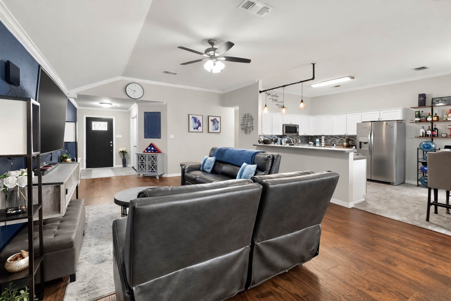 1220, Crowley, TX 76036