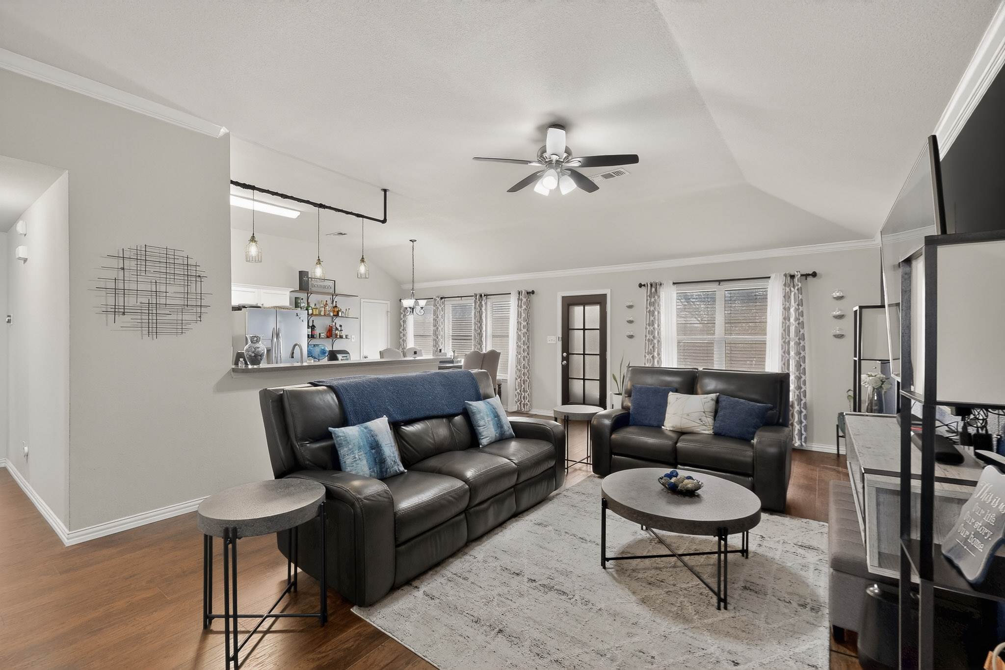 1220, Crowley, TX 76036