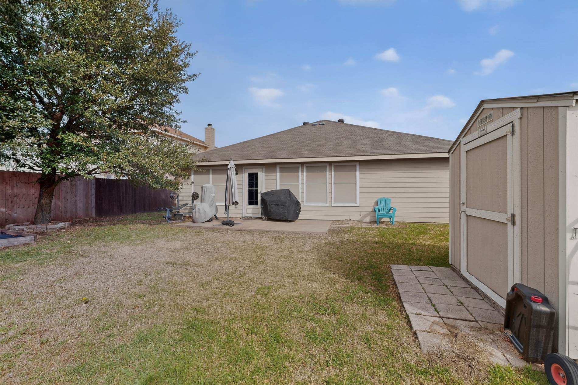 1220, Crowley, TX 76036