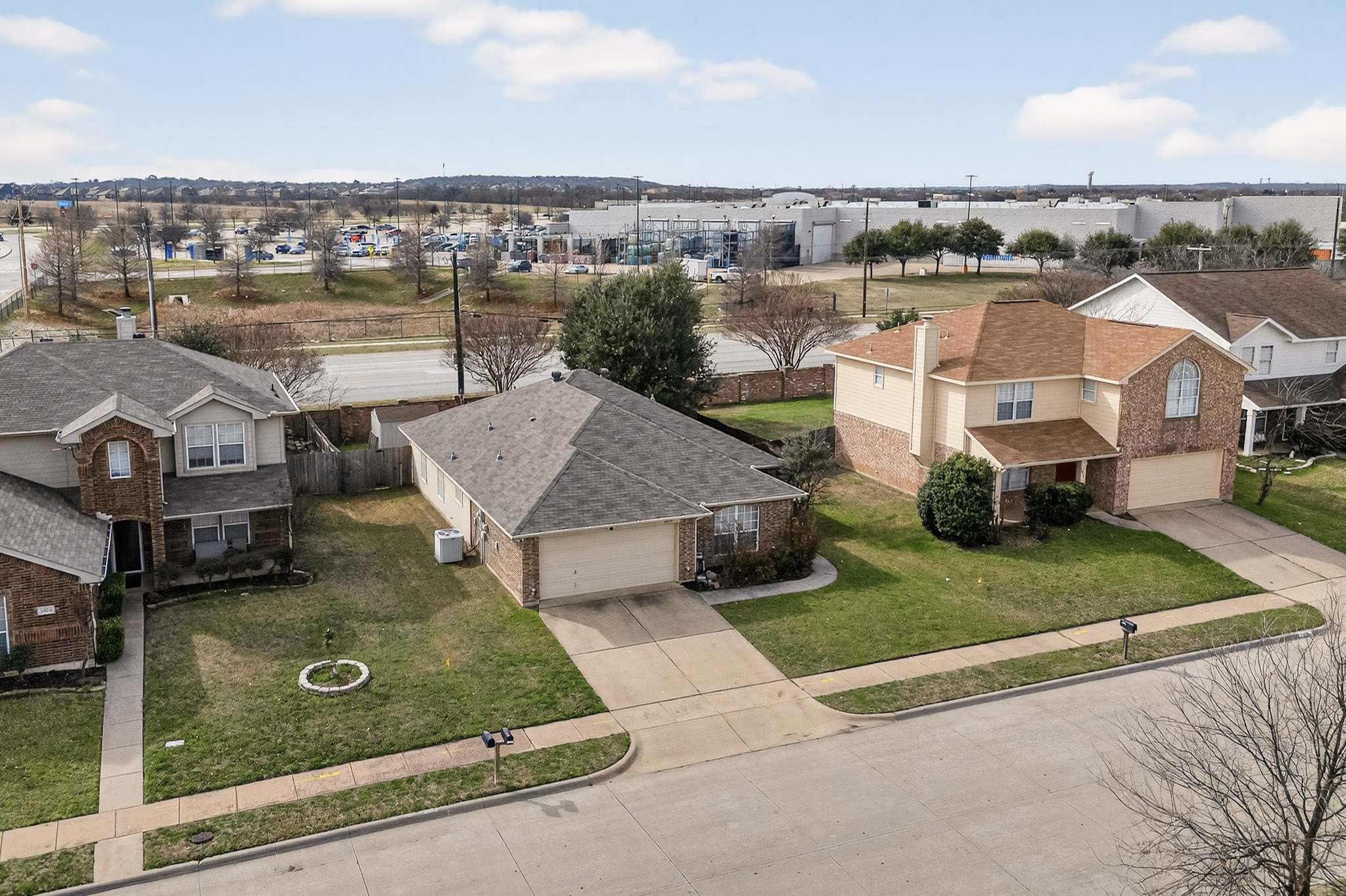 1220, Crowley, TX 76036