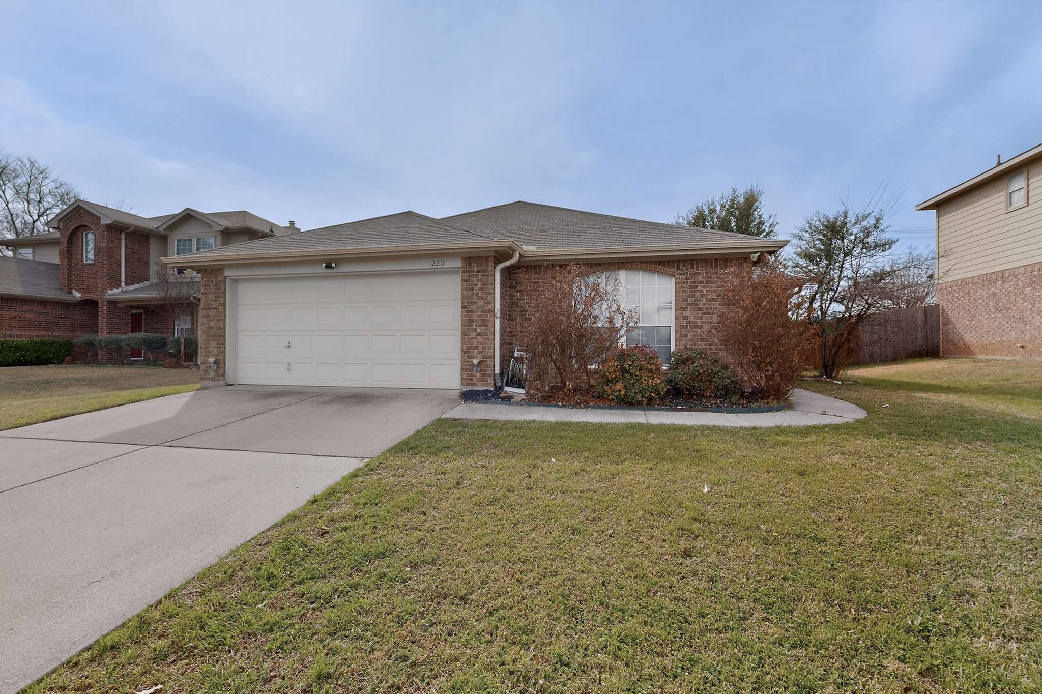 1220, Crowley, TX 76036
