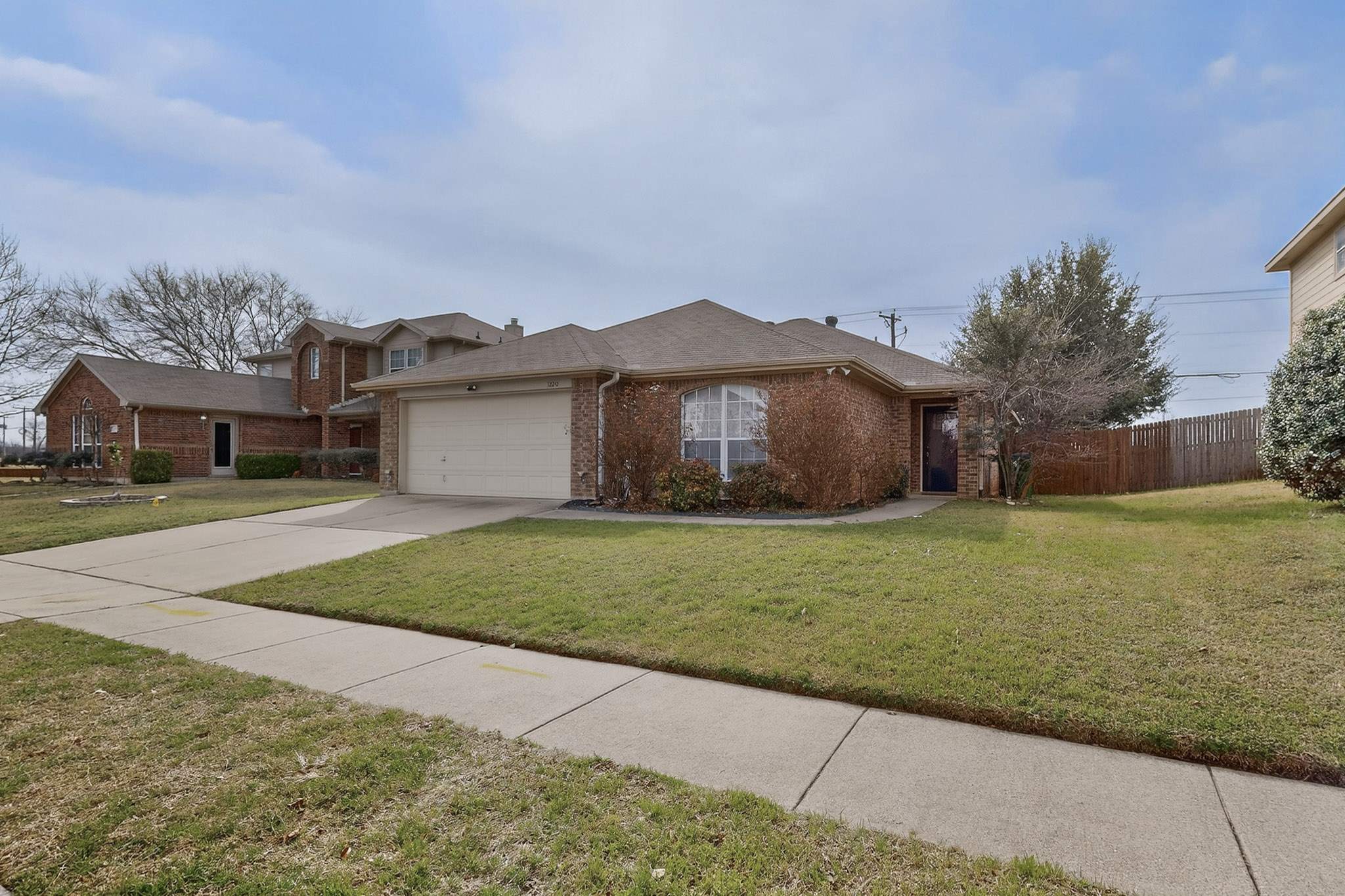 1220, Crowley, TX 76036
