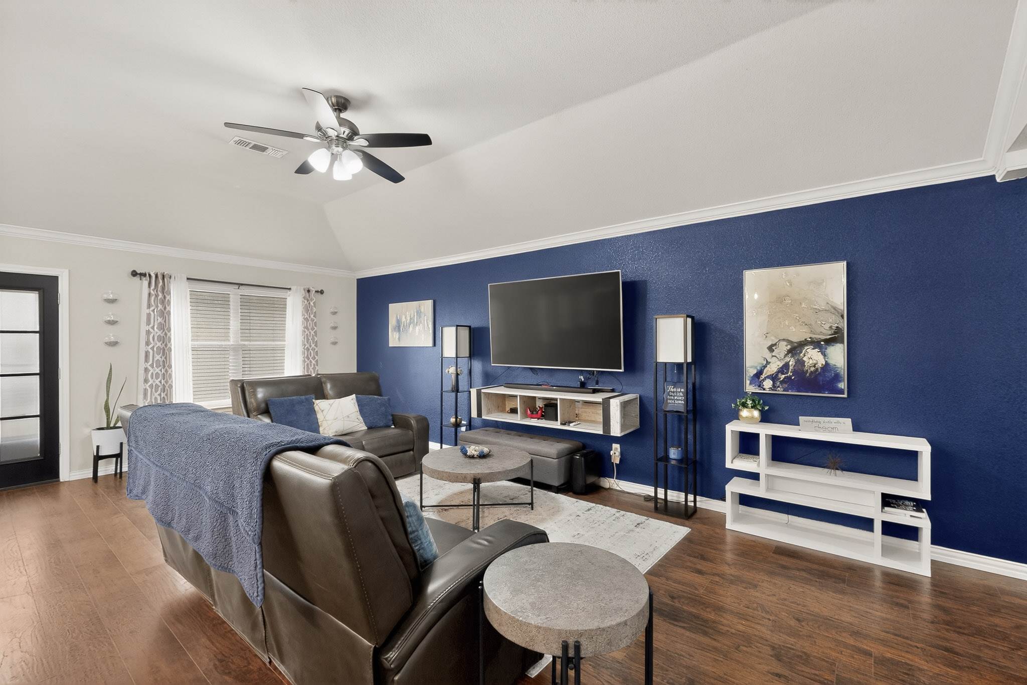 1220, Crowley, TX 76036
