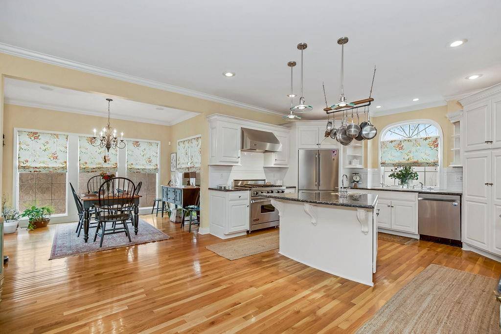 26266 West 110th Terrace, Olathe, KS 66061