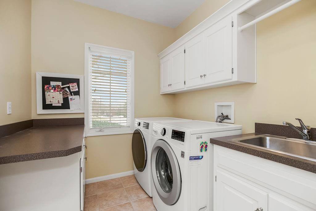 26266 West 110th Terrace, Olathe, KS 66061