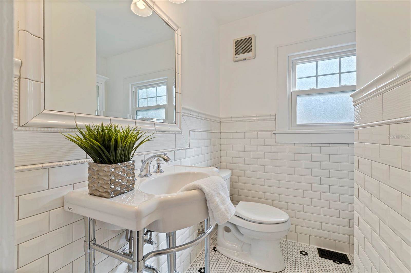 646 17th Ave Ne, Saint Petersburg, FL 33704