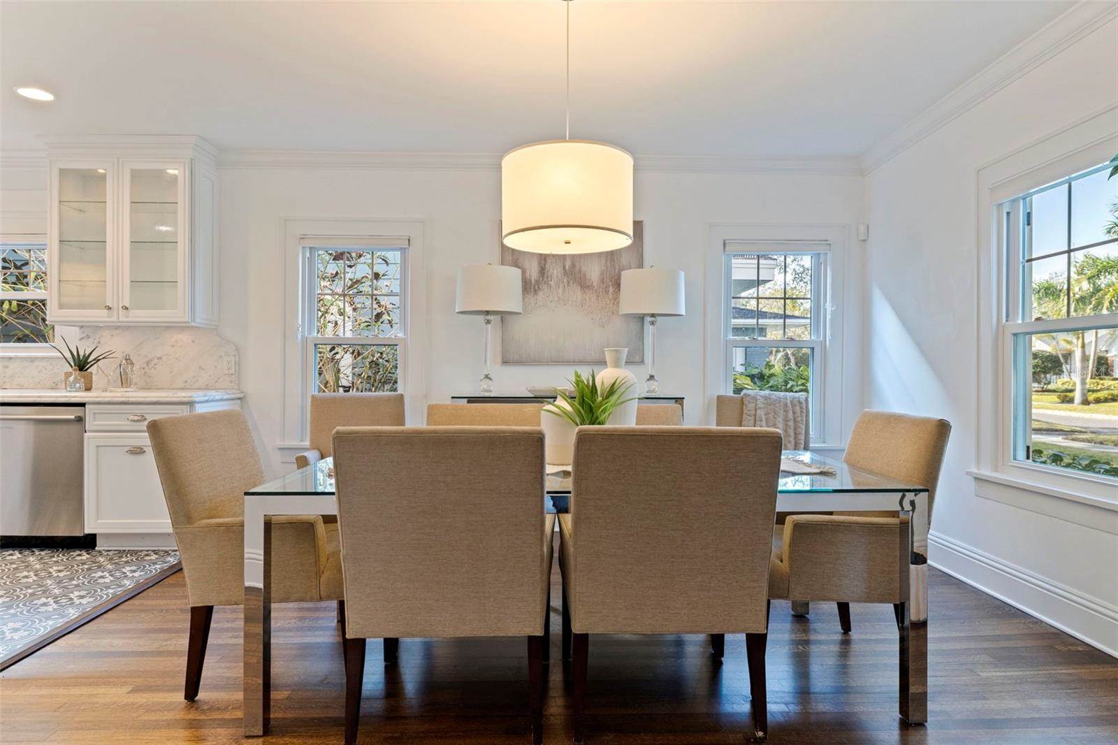 646 17th Ave Ne, Saint Petersburg, FL 33704