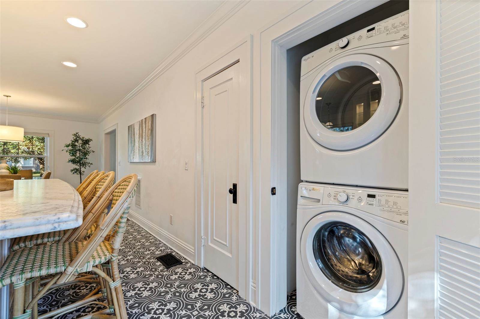 646 17th Ave Ne, Saint Petersburg, FL 33704