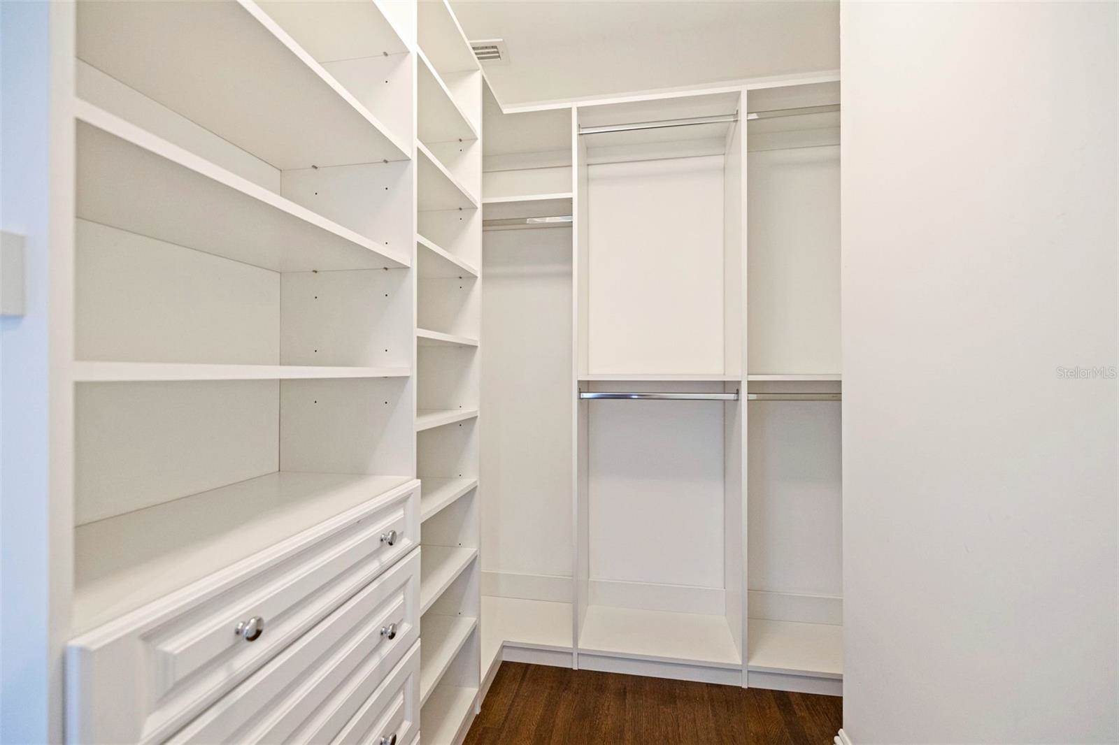 646 17th Ave Ne, Saint Petersburg, FL 33704