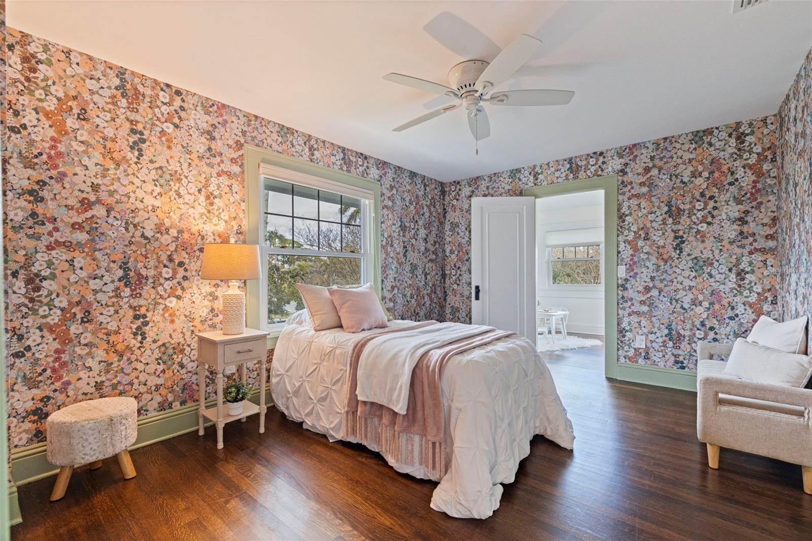 646 17th Ave Ne, Saint Petersburg, FL 33704