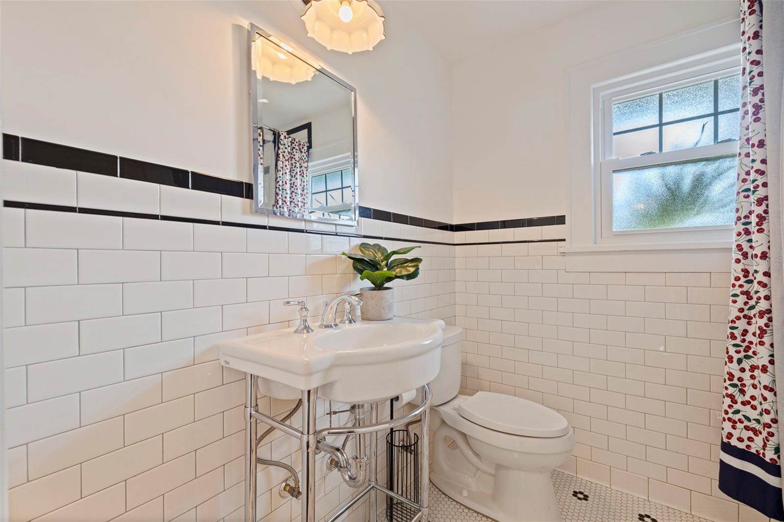 646 17th Ave Ne, Saint Petersburg, FL 33704