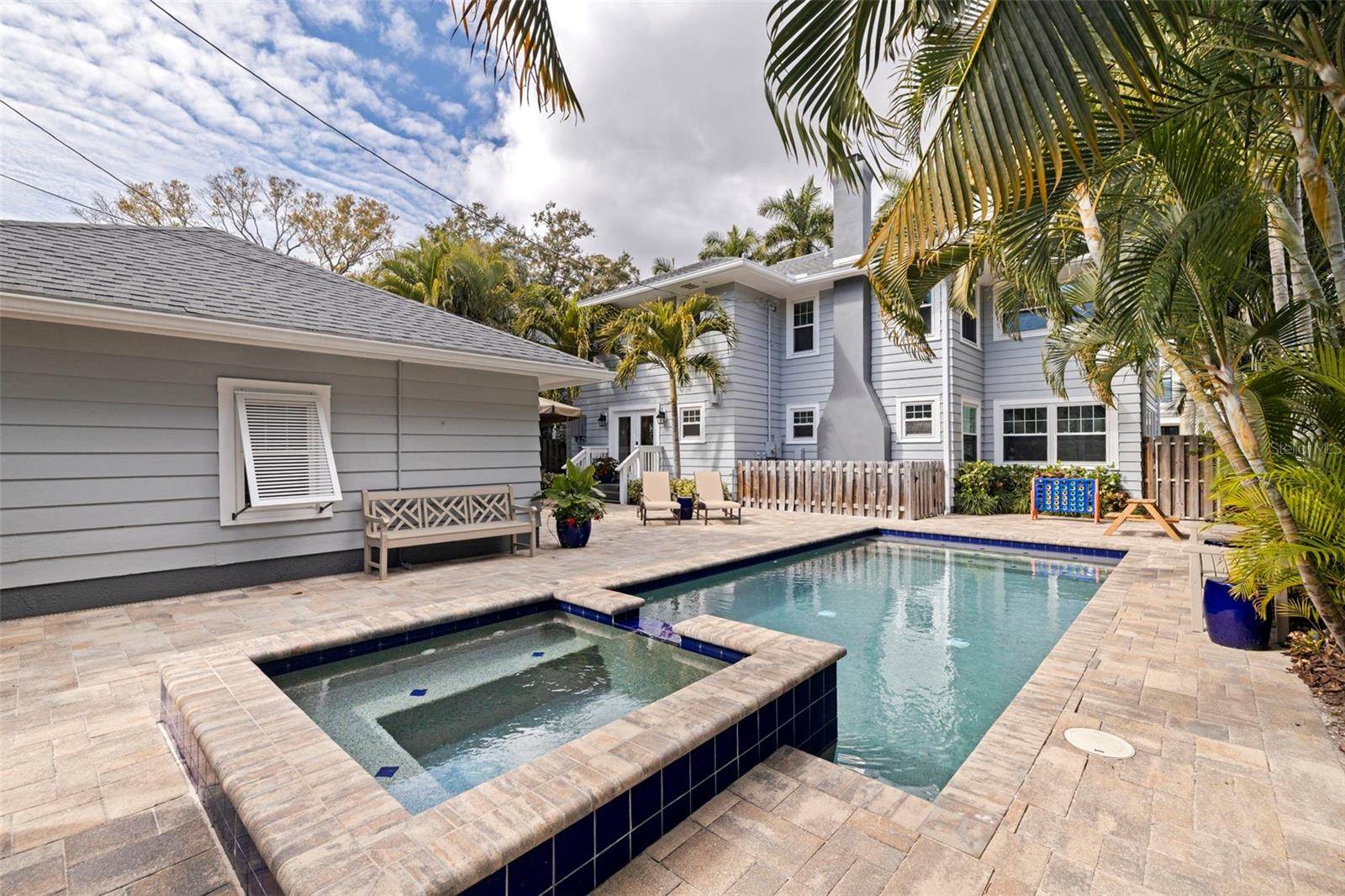 646 17th Ave Ne, Saint Petersburg, FL 33704