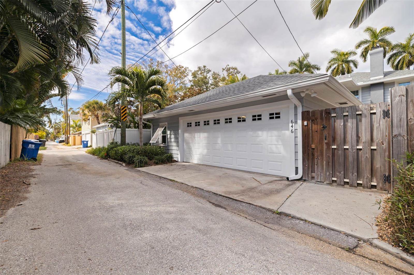 646 17th Ave Ne, Saint Petersburg, FL 33704