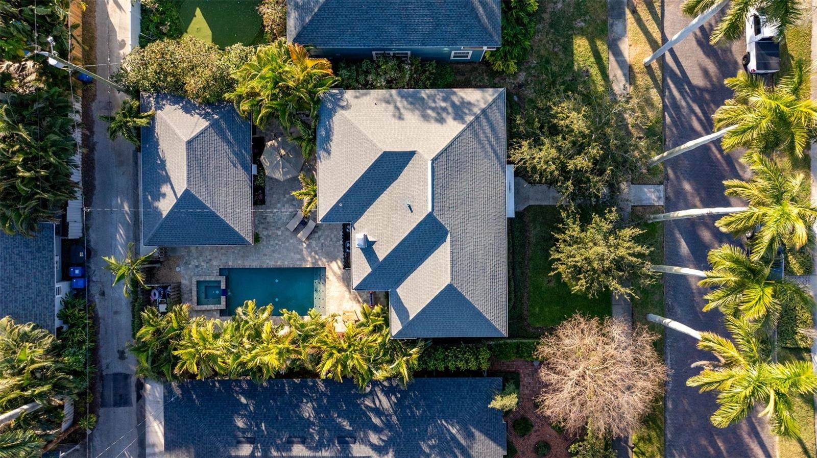 646 17th Ave Ne, Saint Petersburg, FL 33704