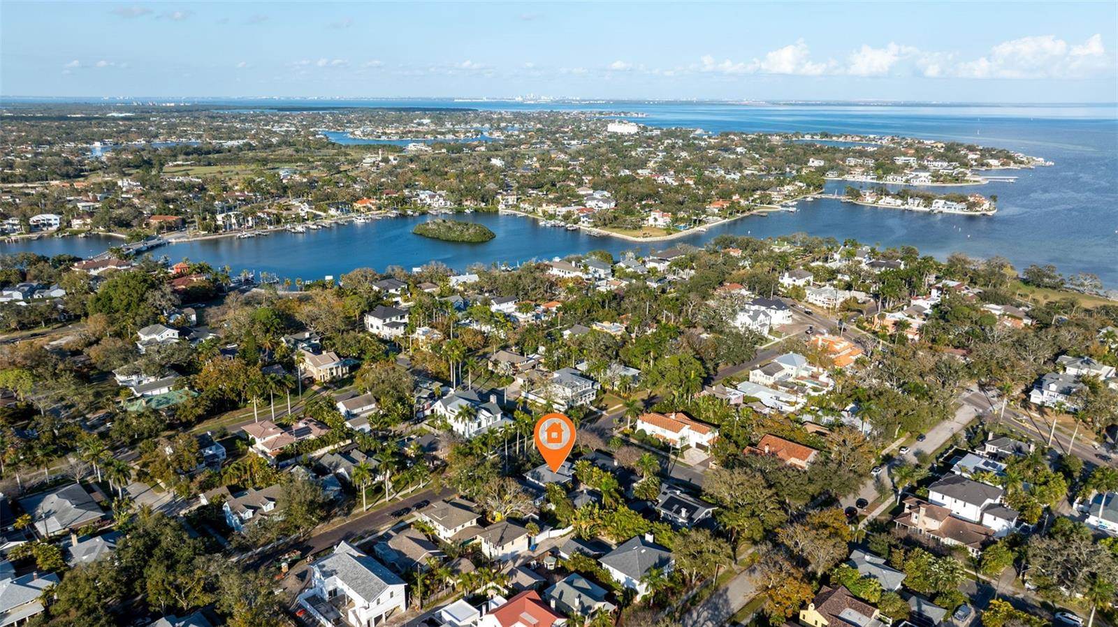 646 17th Ave Ne, Saint Petersburg, FL 33704