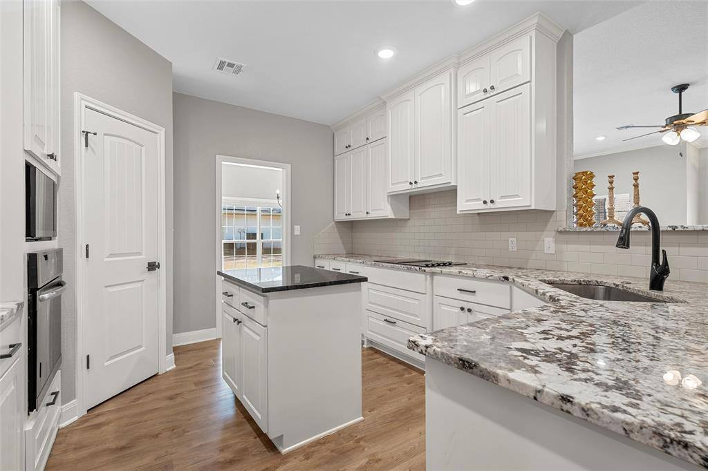 117 Lost Oaks Drive, Waco, TX 76705