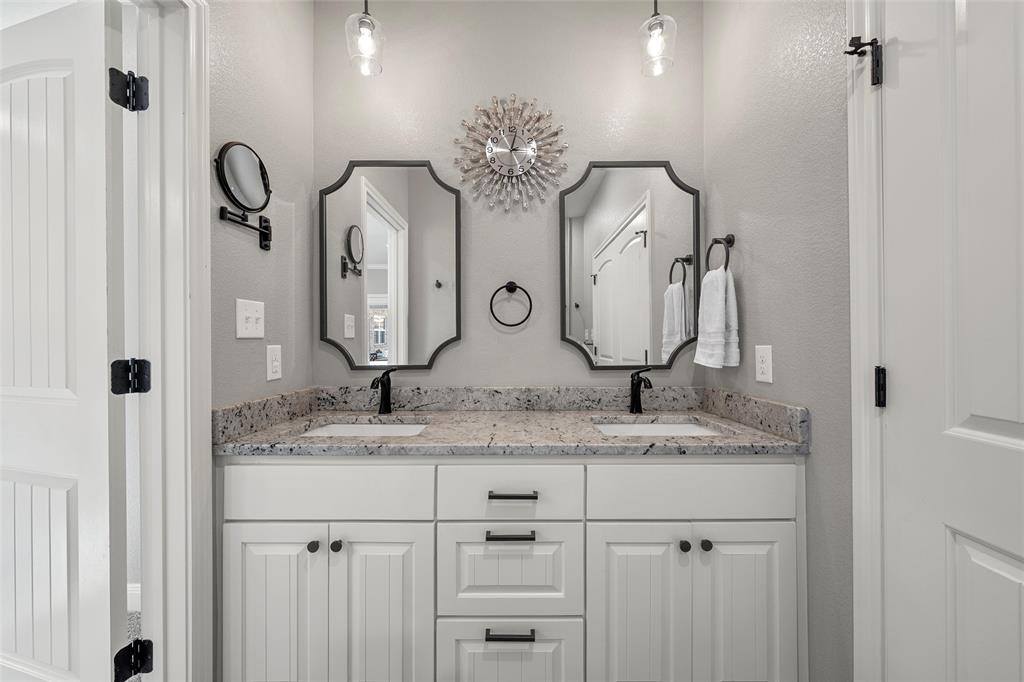 117 Lost Oaks Drive, Waco, TX 76705