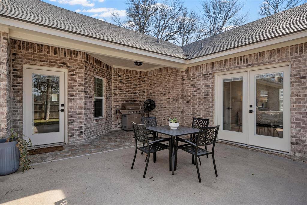 117 Lost Oaks Drive, Waco, TX 76705