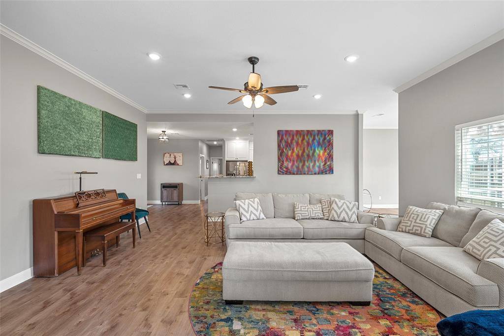 117 Lost Oaks Drive, Waco, TX 76705