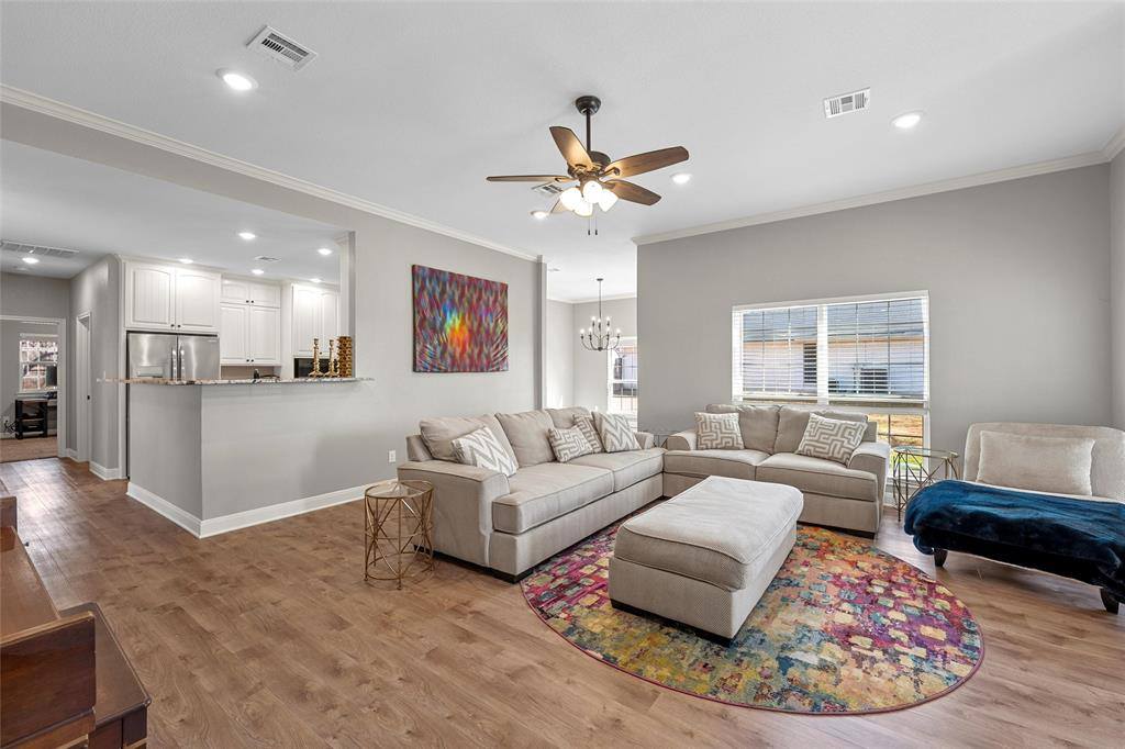 117 Lost Oaks Drive, Waco, TX 76705