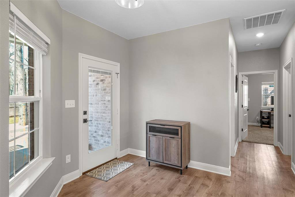 117 Lost Oaks Drive, Waco, TX 76705