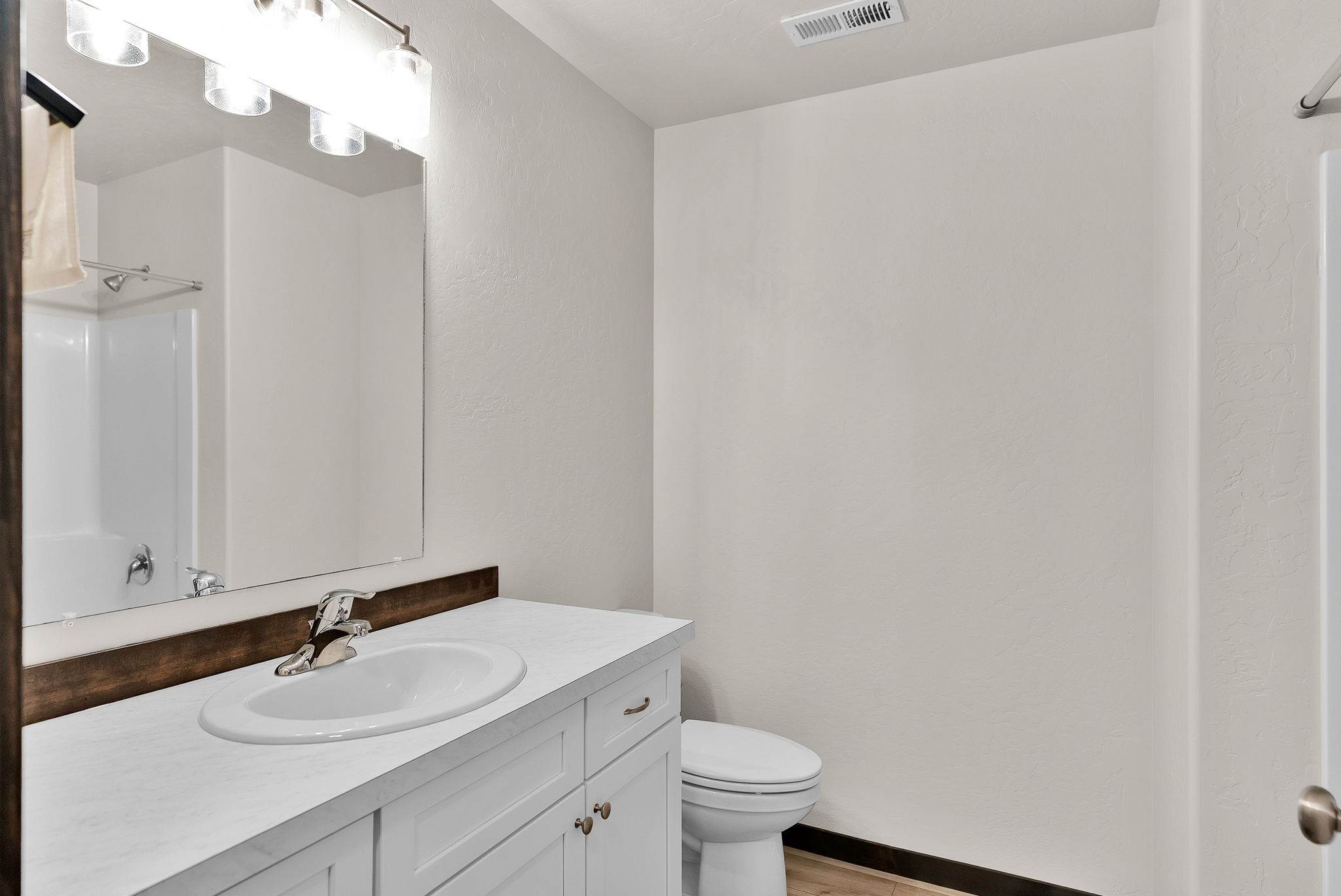 31814 N 8th Ave, Spirit Lake, ID 83869