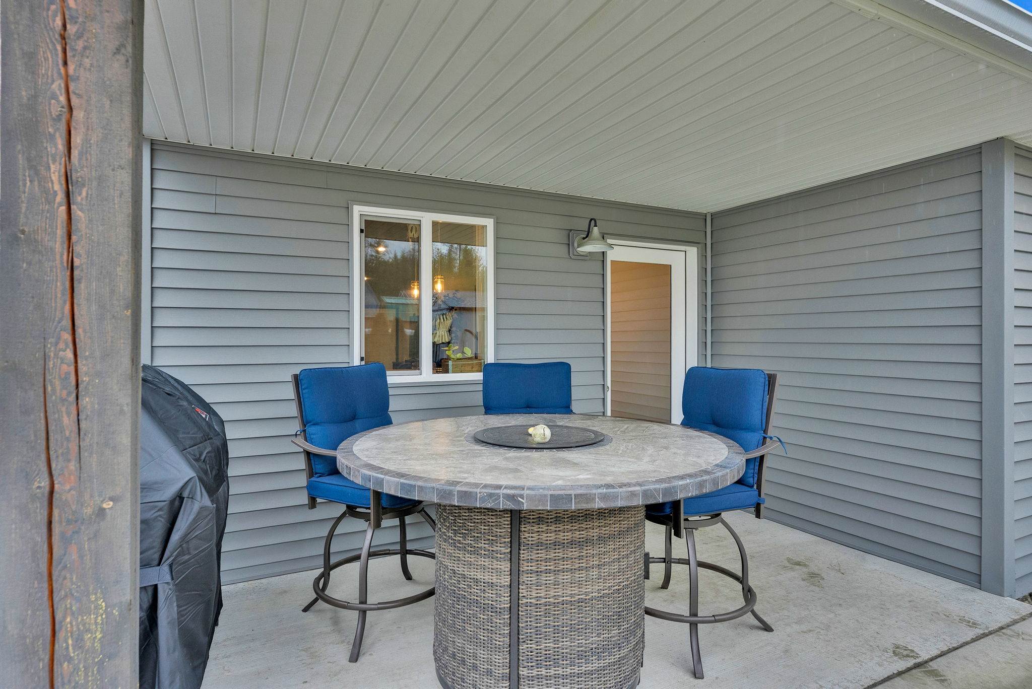 31814 N 8th Ave, Spirit Lake, ID 83869