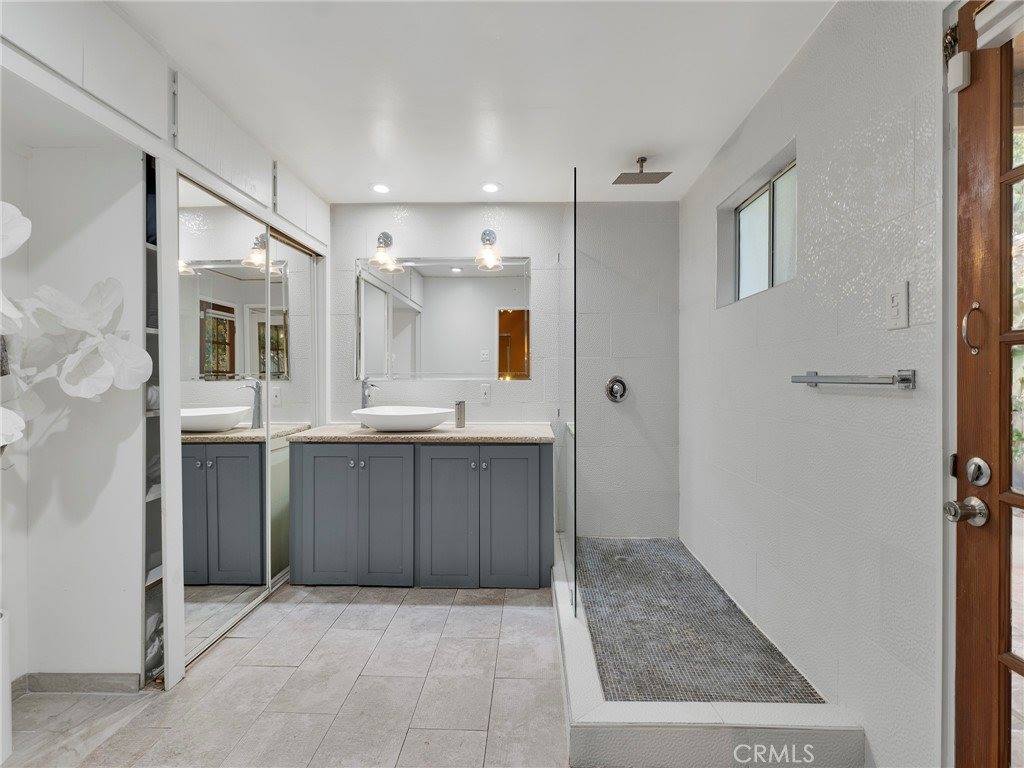 6033 Fulcher, North Hollywood, CA 91606