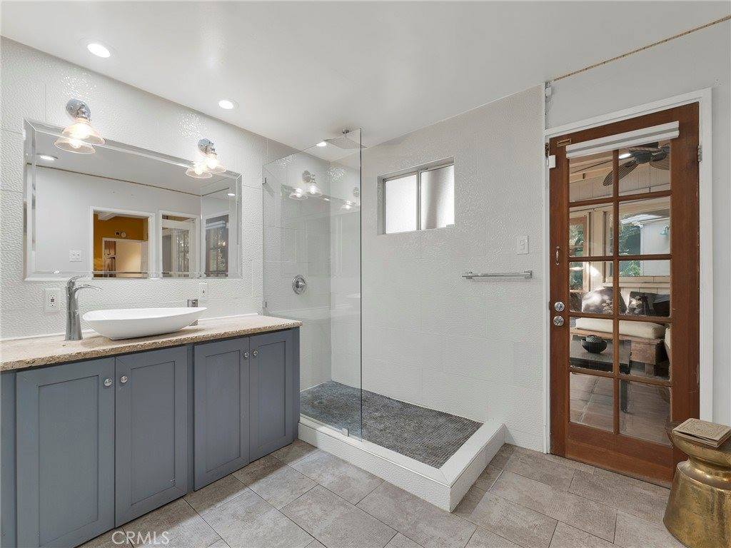 6033 Fulcher, North Hollywood, CA 91606