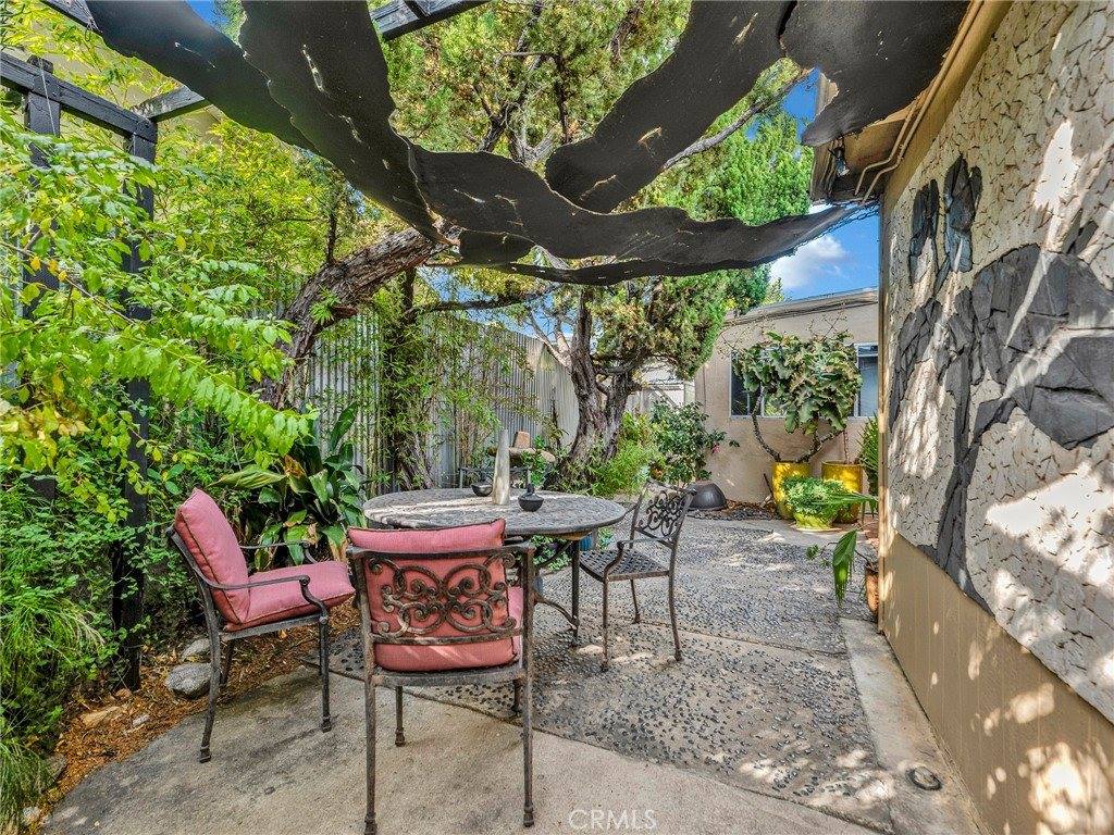 6033 Fulcher, North Hollywood, CA 91606