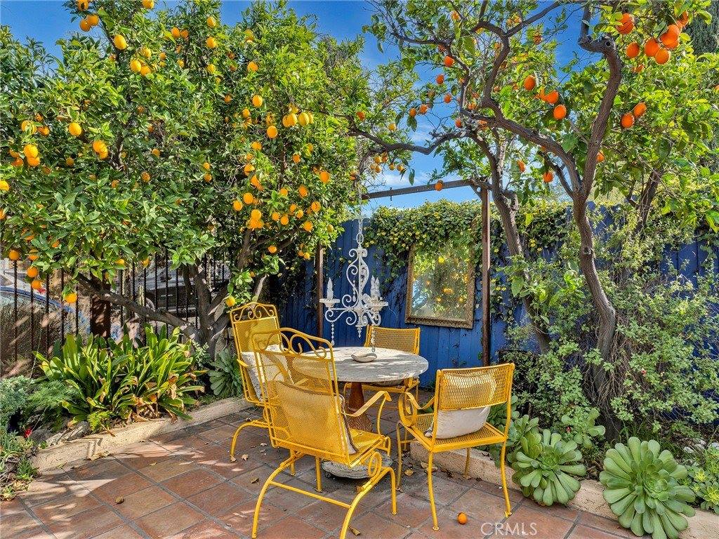 6033 Fulcher, North Hollywood, CA 91606