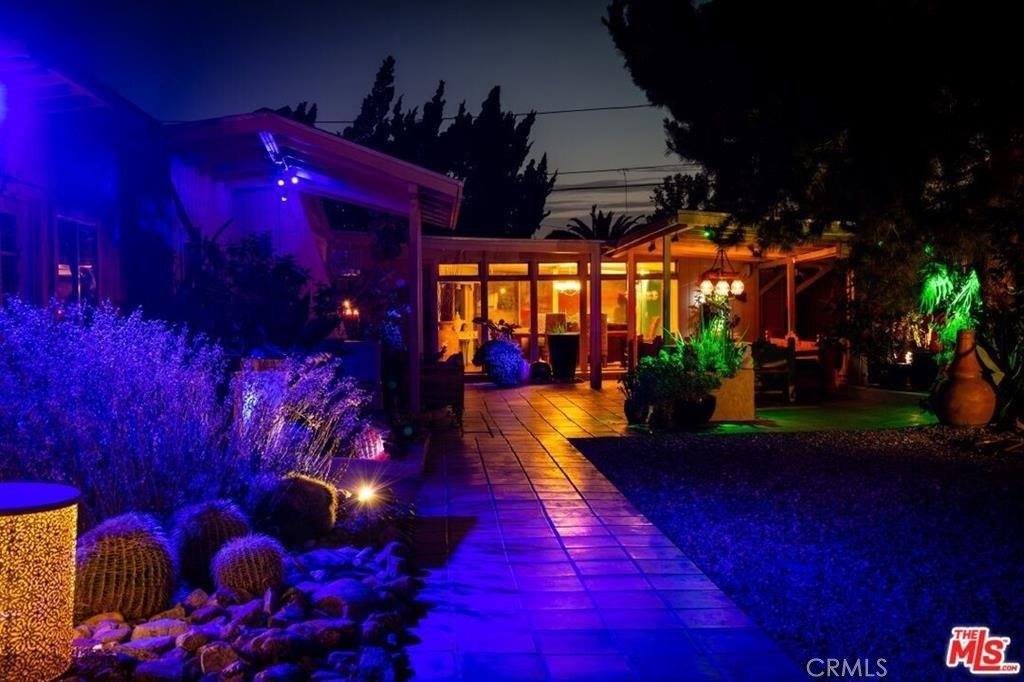 6033 Fulcher, North Hollywood, CA 91606