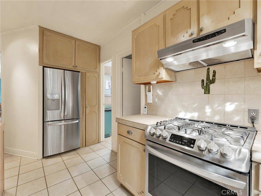 6033 Fulcher, North Hollywood, CA 91606