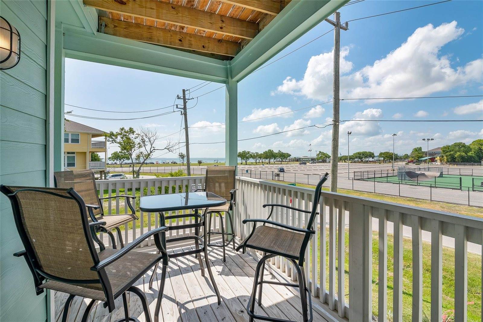 1113 San Jacinto Street, La Porte, TX 77571