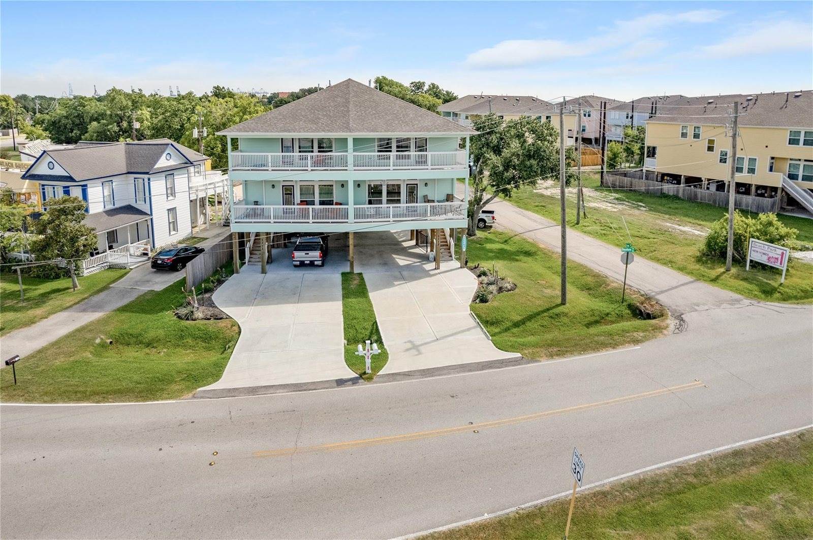 1113 San Jacinto Street, La Porte, TX 77571