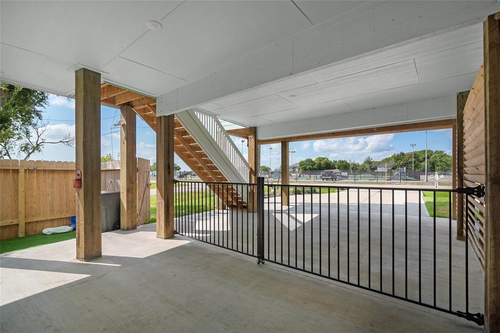 1113 San Jacinto Street, La Porte, TX 77571