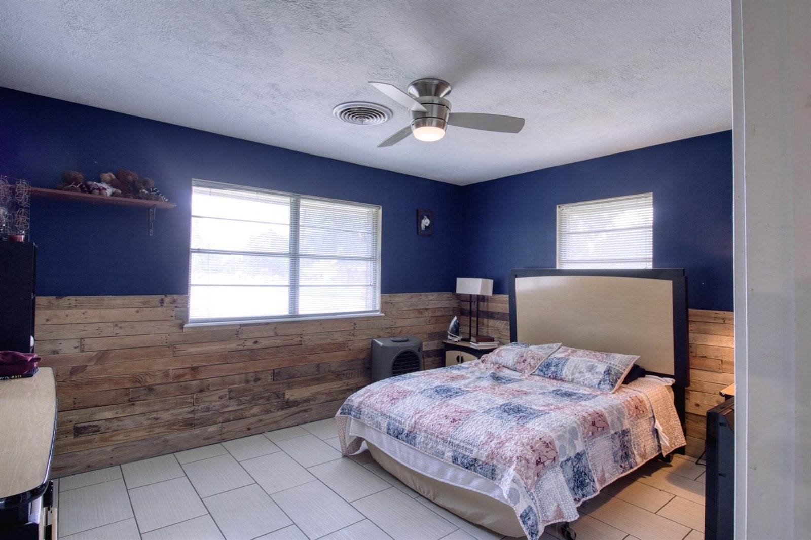 202 Rose Marie Boulevard, Hearne, TX 77859