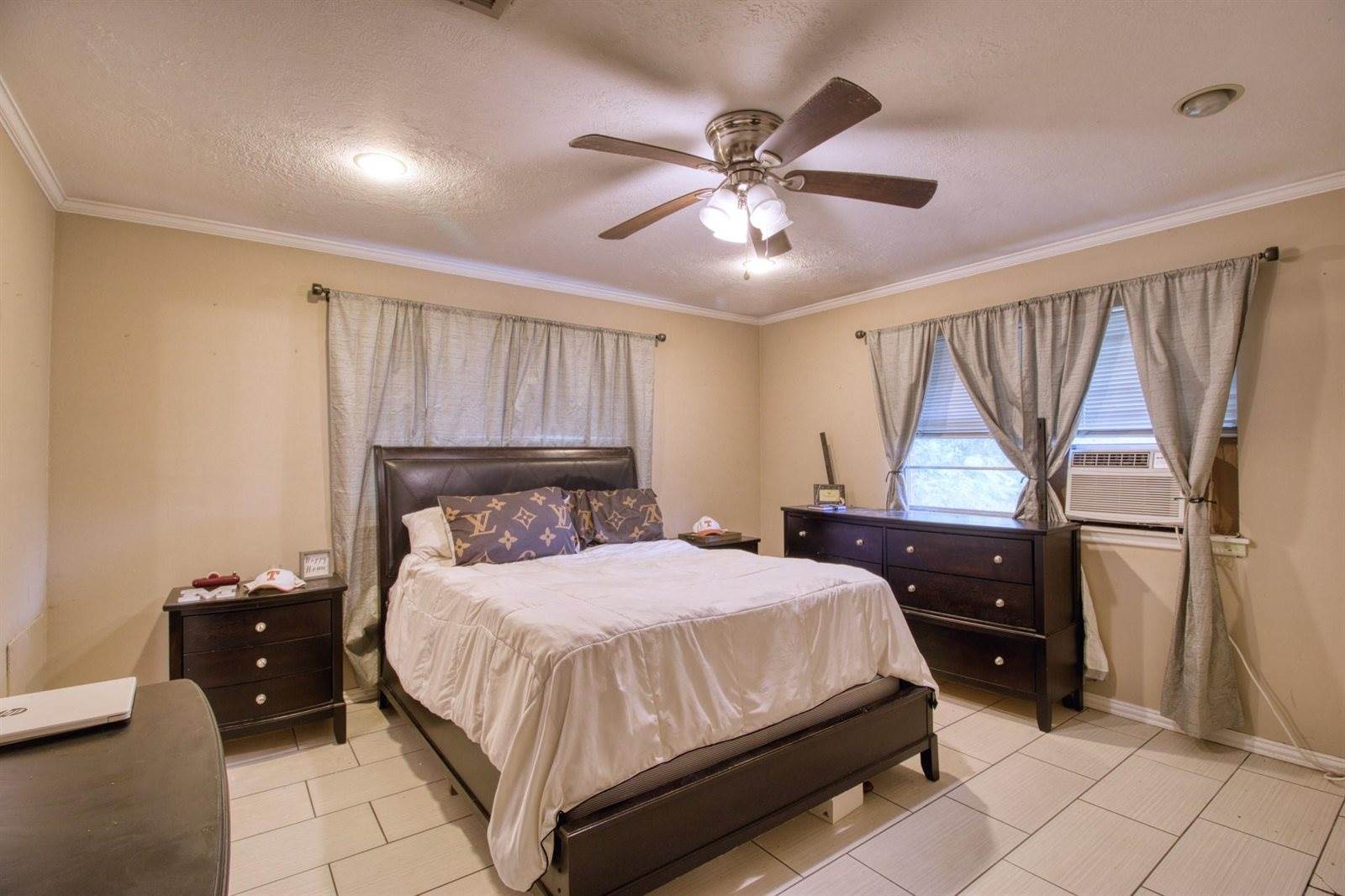 202 Rose Marie Boulevard, Hearne, TX 77859