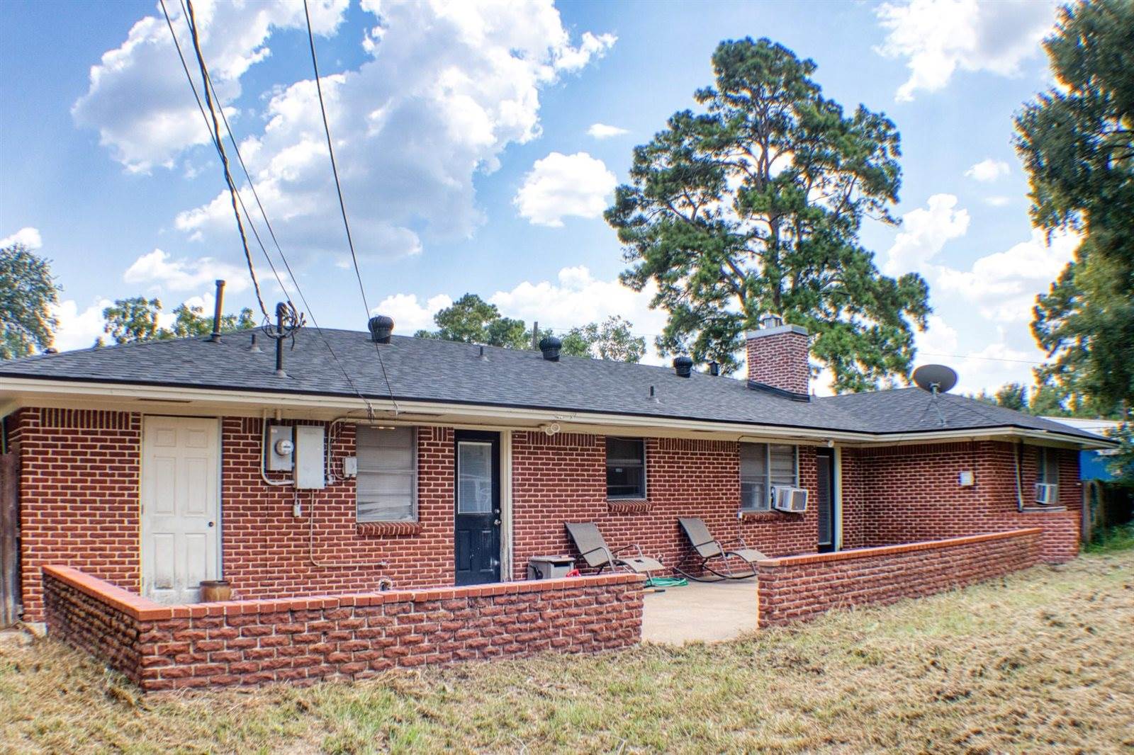 202 Rose Marie Boulevard, Hearne, TX 77859