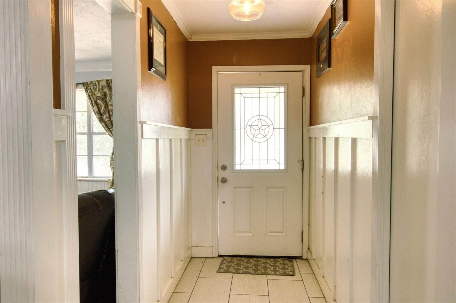 202 Rose Marie Boulevard, Hearne, TX 77859