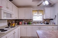 202 Rose Marie Boulevard, Hearne, TX 77859