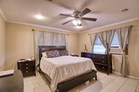 202 Rose Marie Boulevard, Hearne, TX 77859