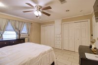 202 Rose Marie Boulevard, Hearne, TX 77859