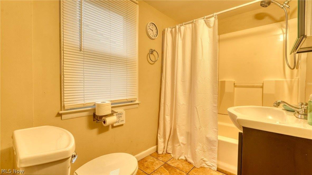 633 North 9th Street, Cambridge, OH 43725