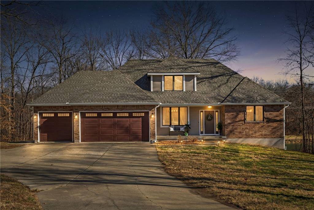 26311 South Westlake Drive, Harrisonville, MO 64701