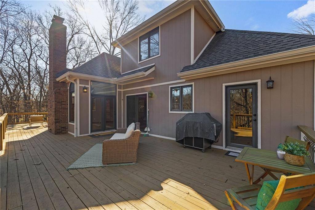 26311 South Westlake Drive, Harrisonville, MO 64701